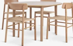 ALSTED Ø120 bord eg + 4 ISLEV stole u/armlæn eg