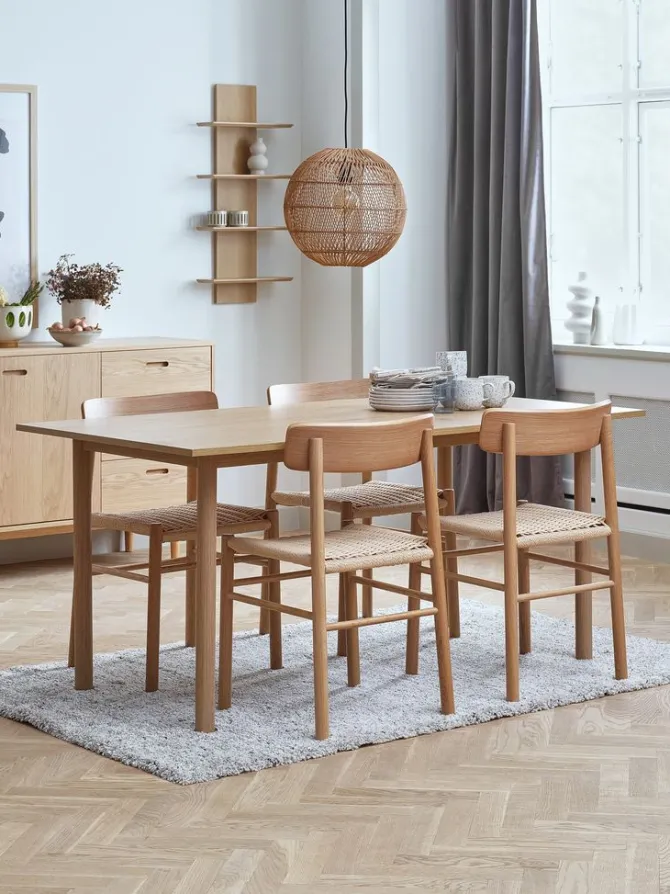 ALSTED L160 bord eg + 4 ISLEV stole u/armlæn eg