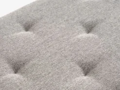 Bænk BADSTED m/opbevaringsplads lysegråt stof/egefarve