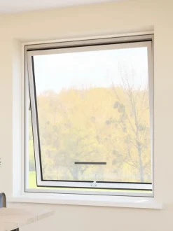 Insektnet NYORD 130x150 m/lynlås vindue assorteret