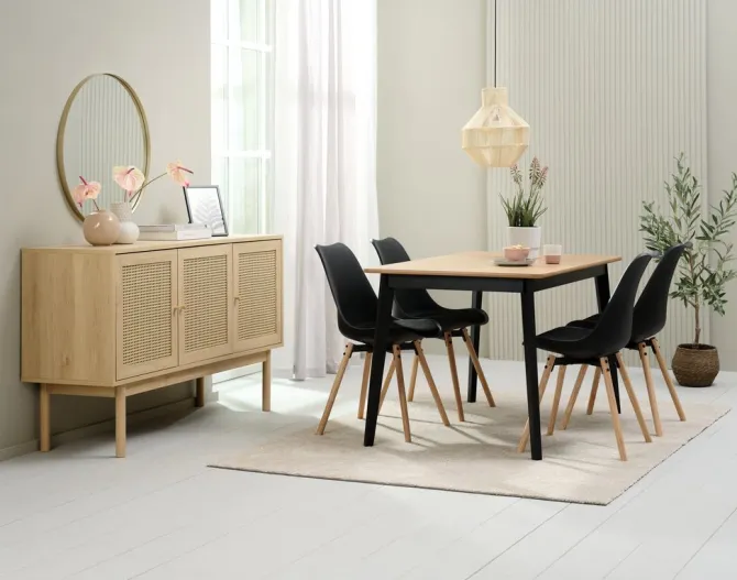 JEGIND L130 bord eg + 4 KASTRUP stole sort