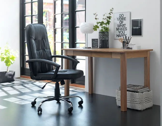 Kontorstol SKODSBORG sort kunstlæder/krom