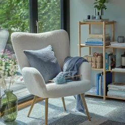 Lænestol HUNDESTED råhvid teddy/egefarve