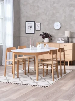 MARSTRAND L200 bord hvid + 4 ISLEV stole u/armlæn eg