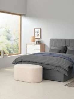 Puf OREBO 84x45 råhvid teddy