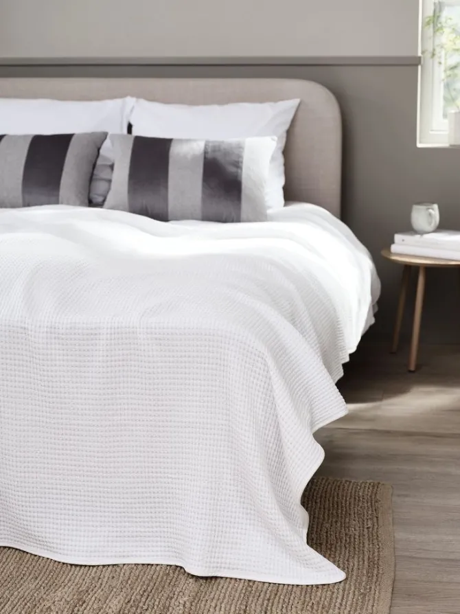 Sengetæppe FORSYTIA 160x220 hvid