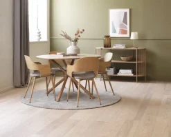 SKIBET Ø120 bord lys eg + 4 HVIDOVRE stole lys eg