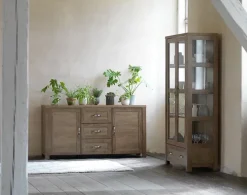 Skænk JUNGEN 2 låger 3 skuffer vild eg farve