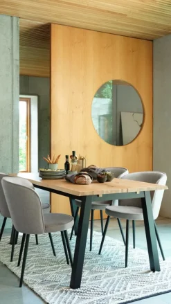 SKOVLUNDE L160 bord natur eg + 4 RISSKOV stole lysegrå