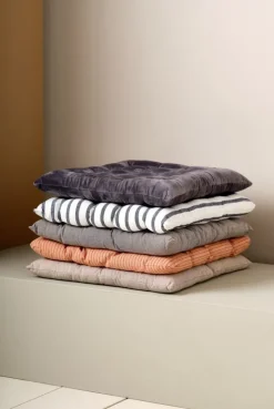 Stolehynde ELVESNELLE 40x40x4 beige