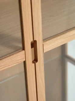 Vitrine VESTERBY høj 2 låger eg natur